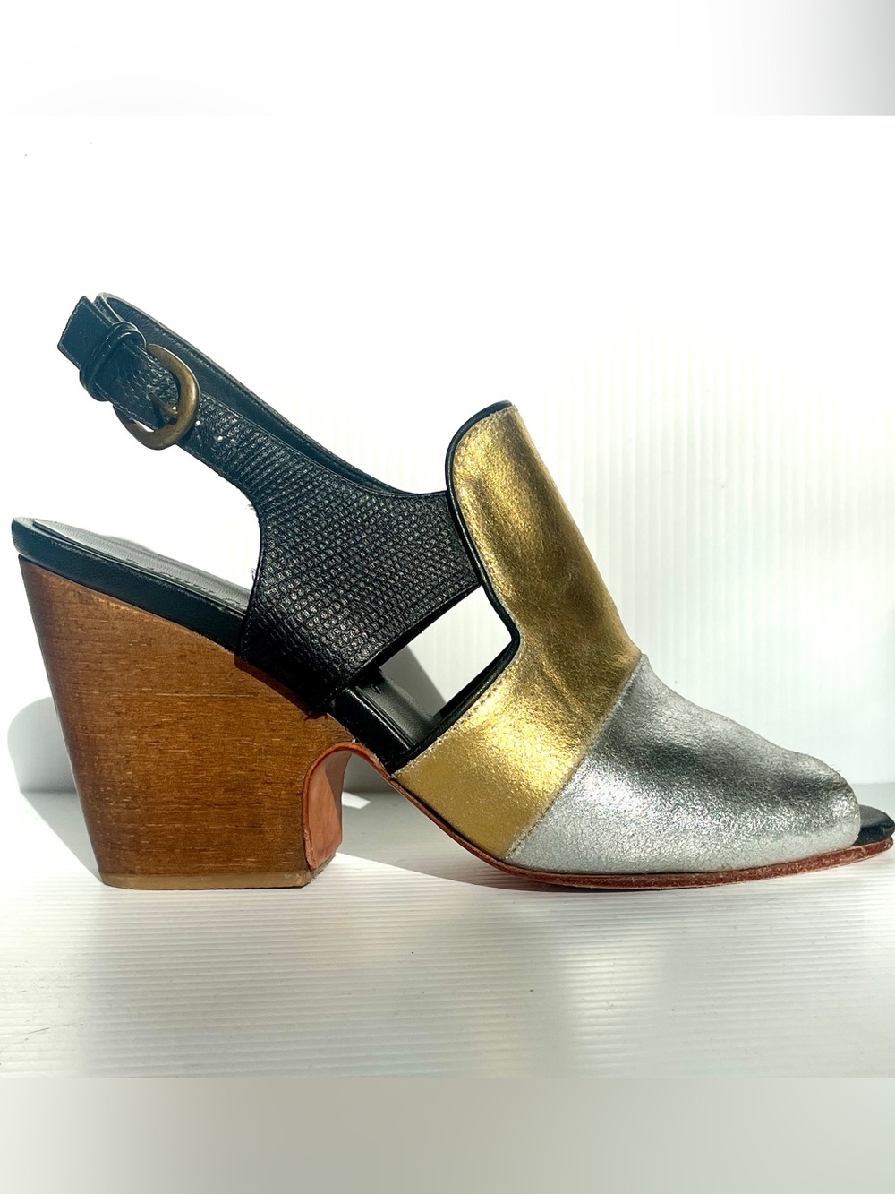Rachel Comey gold/black Vala sling back wedge sandal size 8.5